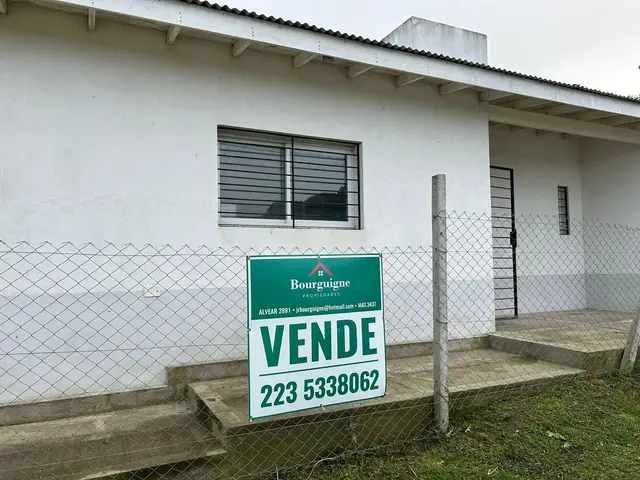 Casa de 2 ambientes en venta en LOS ACANTILADOS