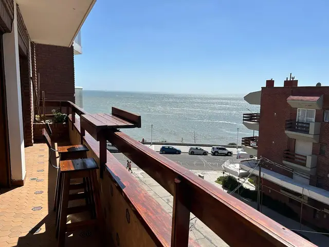 Departamento de 4 ambientes en venta en LA PERLA