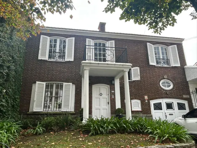 Casa de 5 ambientes en venta en LOS TRONCOS