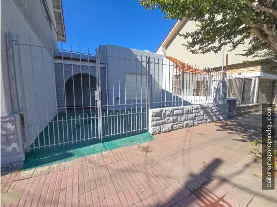Casa de 3 ambientes en venta en LAS AVENIDAS