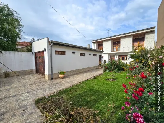Casa de 4 ambientes en venta en TERMAS HUINCO