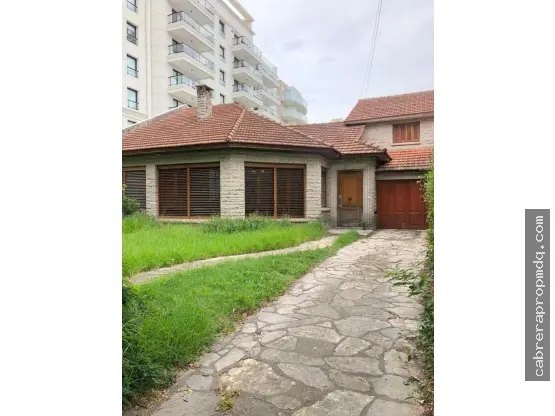 Casa de 4 ambientes en venta en GENERAL ROCA