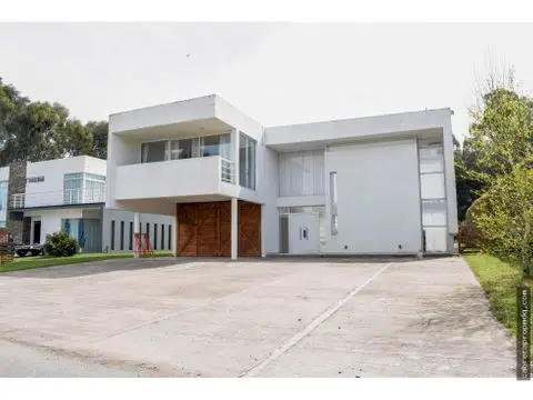 Casa de 4 ambientes en venta en Rumencó