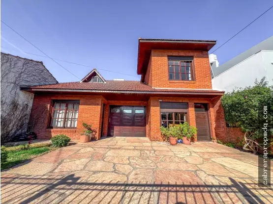 Casa de 7 ambientes en venta en FUNES Y SAN LORENZO