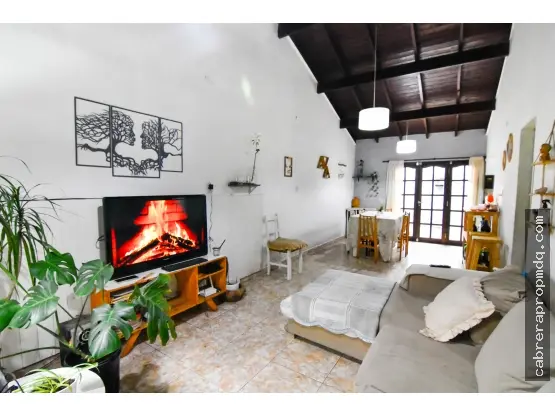 Casa de 3 ambientes en venta en CERRITO Y SAN SALVADOR
