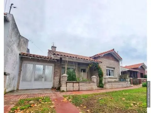 Casa de 4 ambientes en venta en LAS AVENIDAS