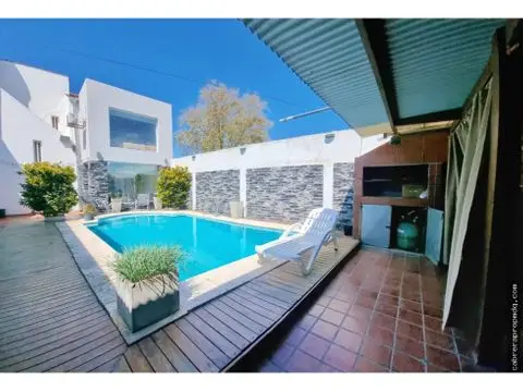 Casa de 4 ambientes en venta en VILLA PRIMERA