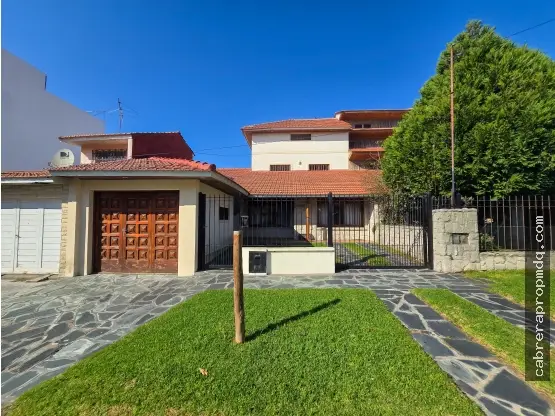 Casa de 5 ambientes en venta en PUNTA MOGOTES