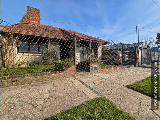 Casa de 4 ambientes en venta en LOS PINARES