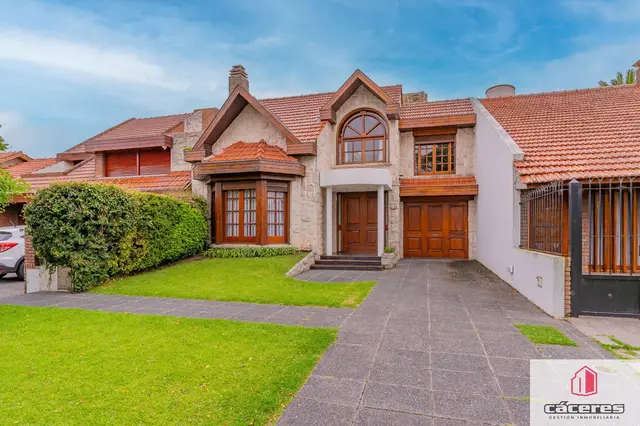 Casa de 5 ambientes en venta en PARQUE LURO