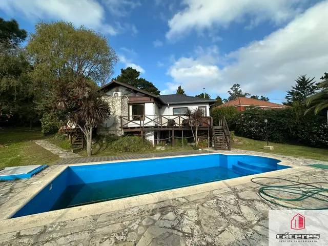 Casa de 4 ambientes en venta en SIERRA DE LOS PADRES