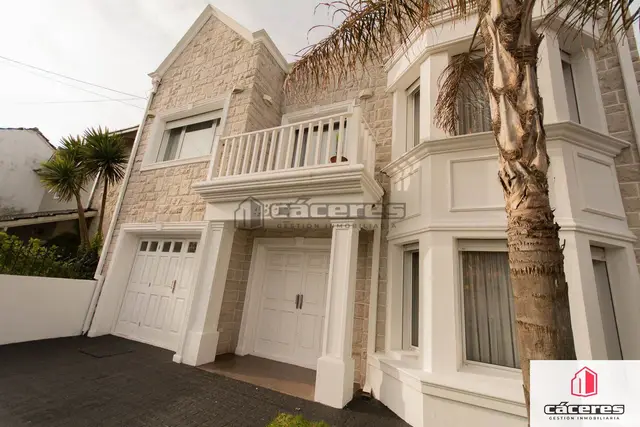Casa de 5 ambientes en venta en PARQUE LURO
