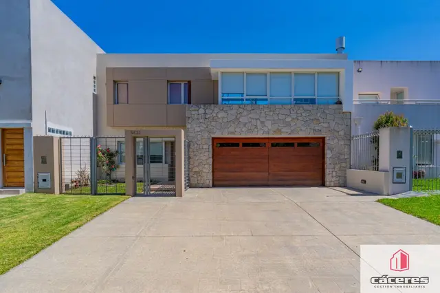 Casa de 5 ambientes en venta en LOS PINARES