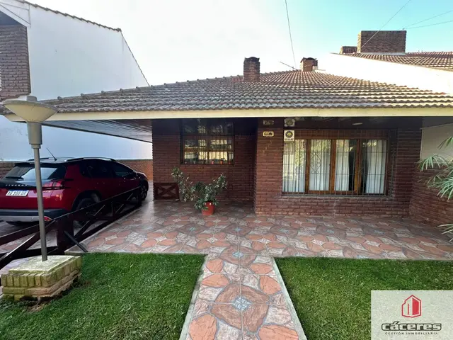 Casa de 3 ambientes en venta en LOS PINARES