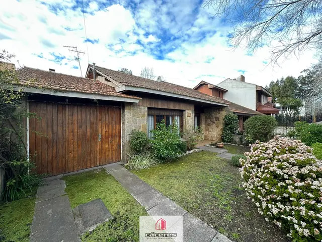 Casa de 3 ambientes en venta en PARQUE LURO