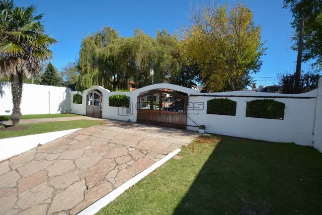 Casa de 5 ambientes en venta en PARQUE LURO