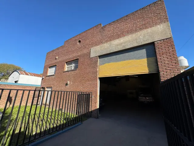 Local de 2 ambientes en venta en LAS AVENIDAS