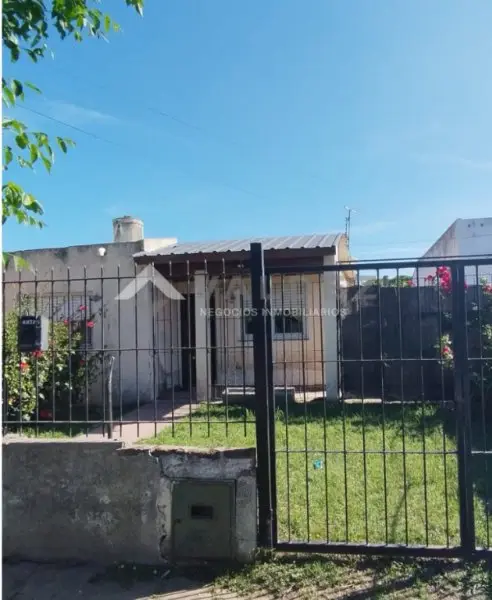 Casa de 3 ambientes en venta en REGIONAL