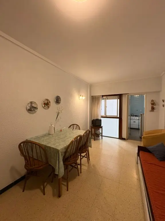 Departamento de 2 ambientes en alquiler en Plaza Colón