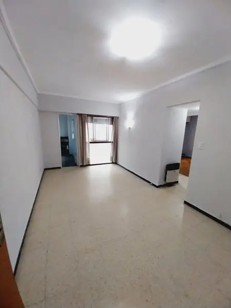 Departamento de 3 ambientes en alquiler en Plaza Colón