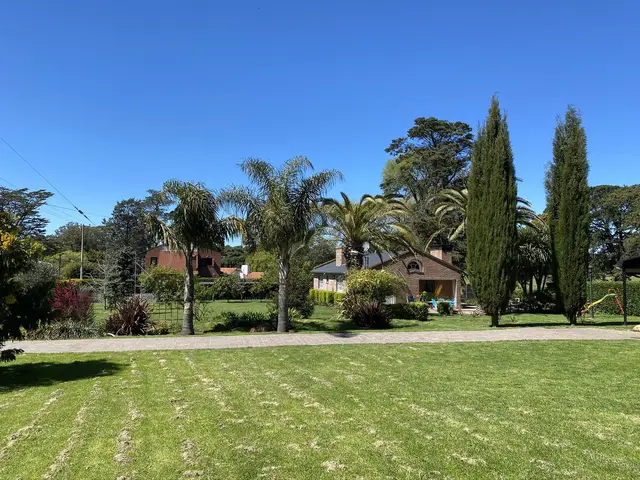 Casa de 4 ambientes en venta en Los Acantilados