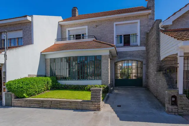 Casa de 6 ambientes en venta en GENERAL ROCA
