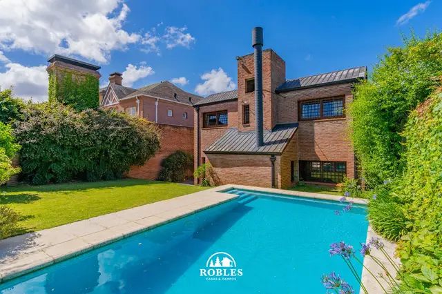 Casa de 4 ambientes en venta en DIVINO ROSTRO