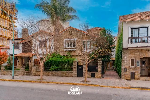 Casa de 4 ambientes en venta en Centro
