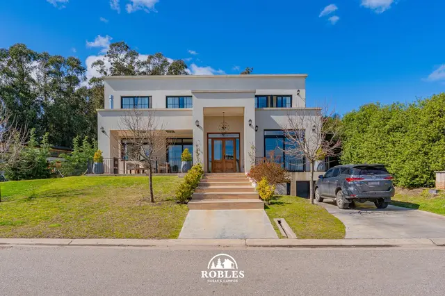 Casa de 6 ambientes en venta en Arenas del Sur