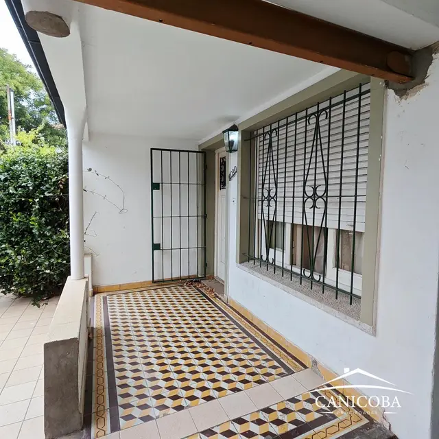 Casa de 4 ambientes en venta en VILLA LOURDES