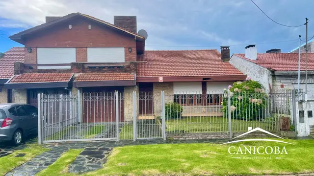 Casa de 3 ambientes en venta en PUNTA MOGOTES
