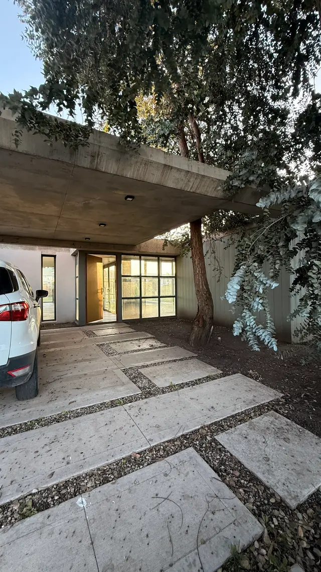 Casa de 4 ambientes en alquiler en LOS ACANTILADOS