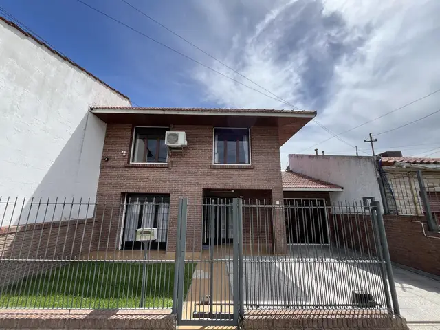 Casa de 5 ambientes en venta en Colinas de Peralta Ramos