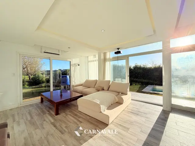 Casa de 4 ambientes en venta en Jorge Newbery