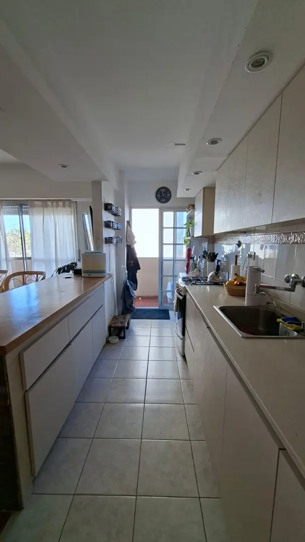 Departamento de 4 ambientes en venta en DEL PUERTO