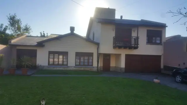 Casa de 5 ambientes en venta en PARQUE LURO