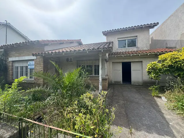 Casa de 4 ambientes en venta en SANTA MONICA
