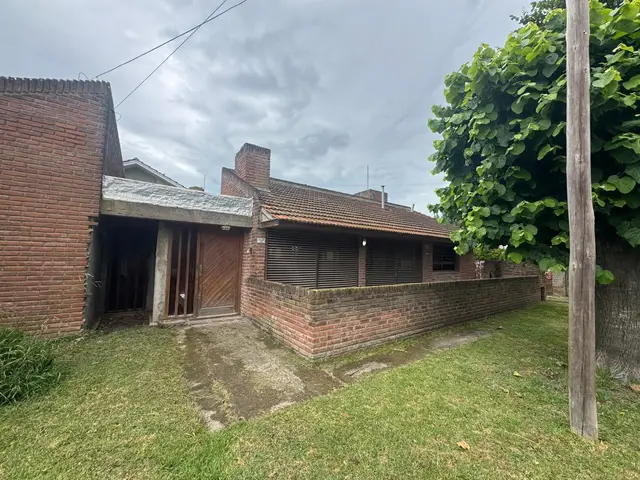 Casa de 4 ambientes en venta en LOS PINARES