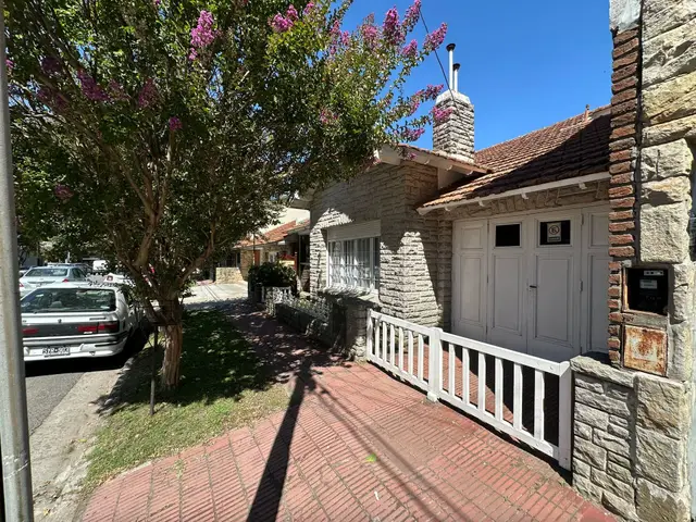 Casa de 3 ambientes en venta en PRIMERA JUNTA