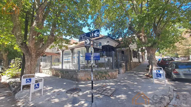 Local de 5 ambientes en alquiler en Centro