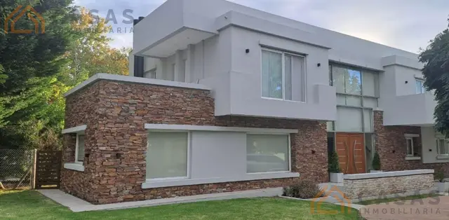 Casa de 3 ambientes en venta en Jorge Newbery