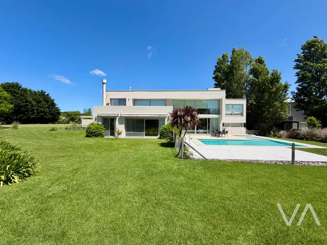 Casa de 7 ambientes en venta en Rumencó