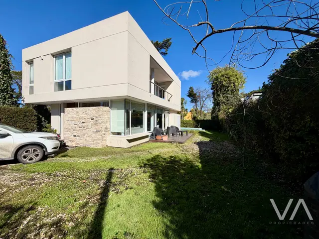 Casa de 4 ambientes en venta en BOSQUE PERALTA RAMOS