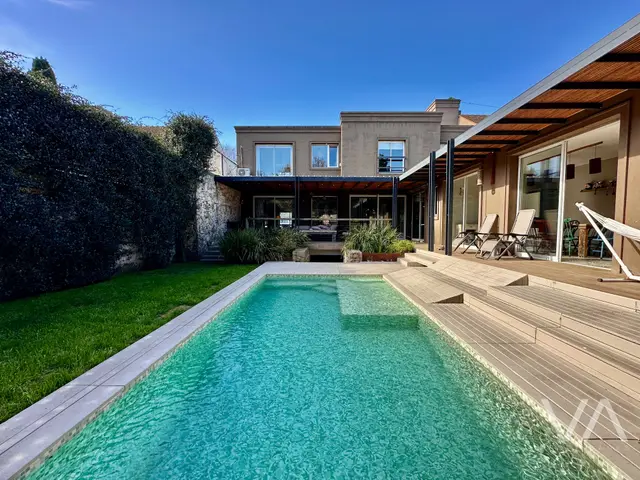 Casa de 6 ambientes en venta en DIVINO ROSTRO