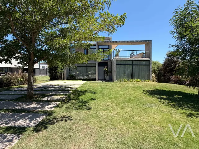 Casa de 4 ambientes en venta en Arenas del Sur