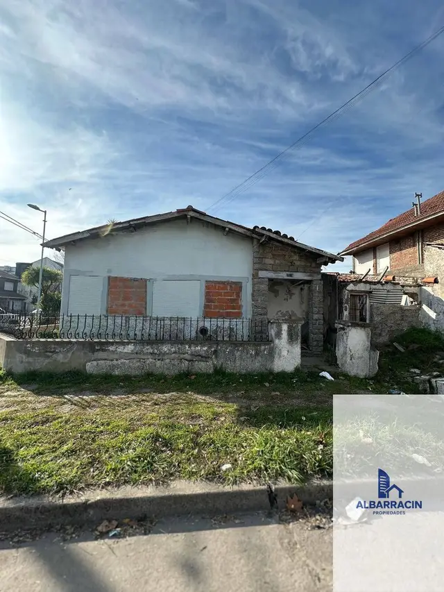 Casa de 3 ambientes en venta en SARMIENTO DOMINGO FAUSTINO