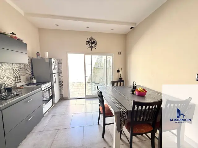 Casa de 3 ambientes en venta en VILLA PRIMERA