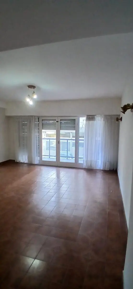 Departamento de 4 ambientes en venta en LA PERLA