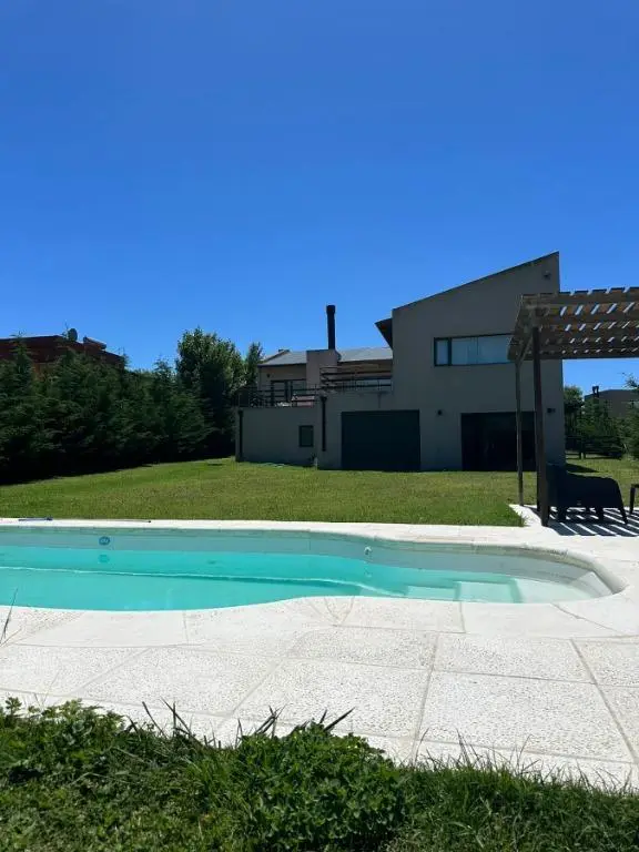 Casa de 5 ambientes en venta en Playa Chapadmalal
