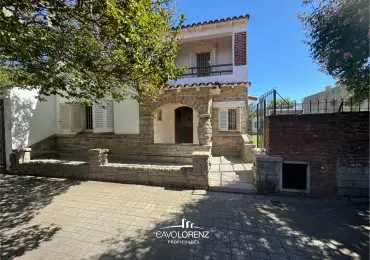 Casa de 4 ambientes en venta en DON BOSCO